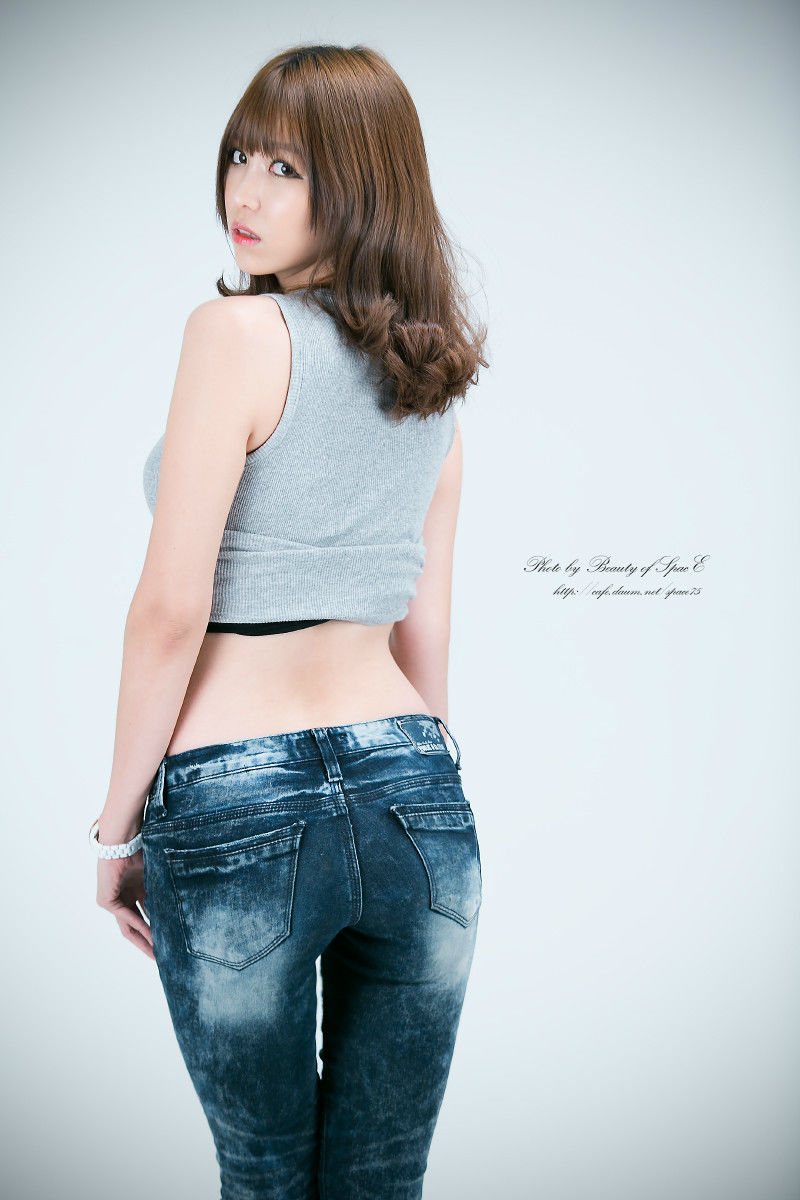 [韩国女神] 李恩慧《紧身牛仔裤》2 写真图片无水印私房写真在线浏览