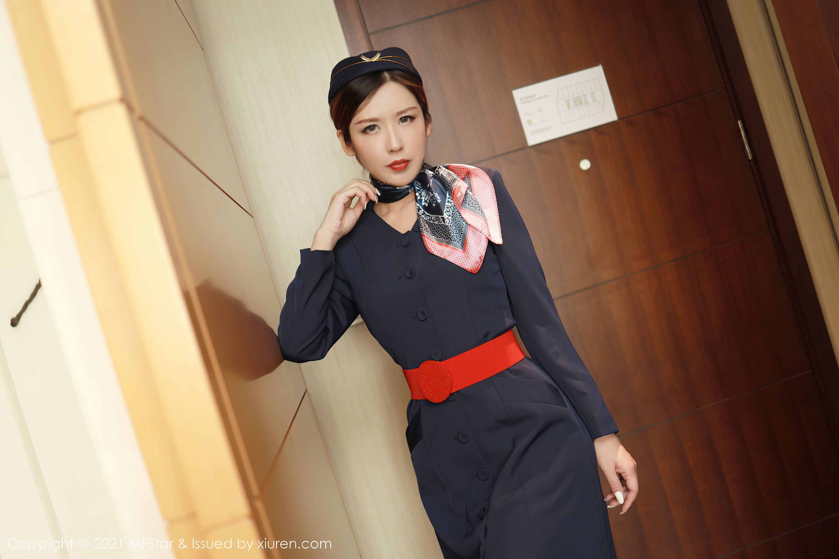 VOL.1545 [模范学院]空姐制服黑丝制服:Isabelle贵贵超高清写真套图(36P)